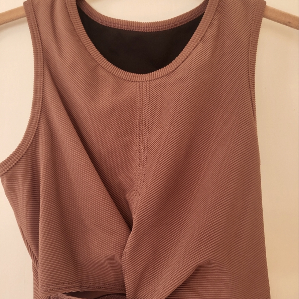 Taupe TWIST Front Crop Top sz L